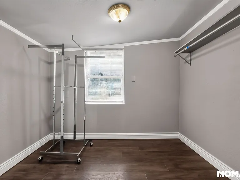 708 S Chestnut St — Photo 22