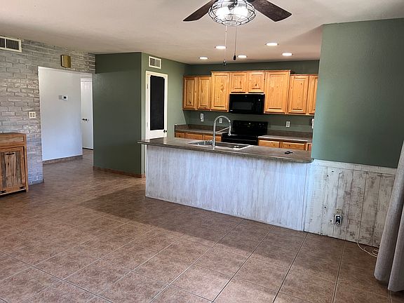 3rd image of 3015 E Desert Cove Ave
