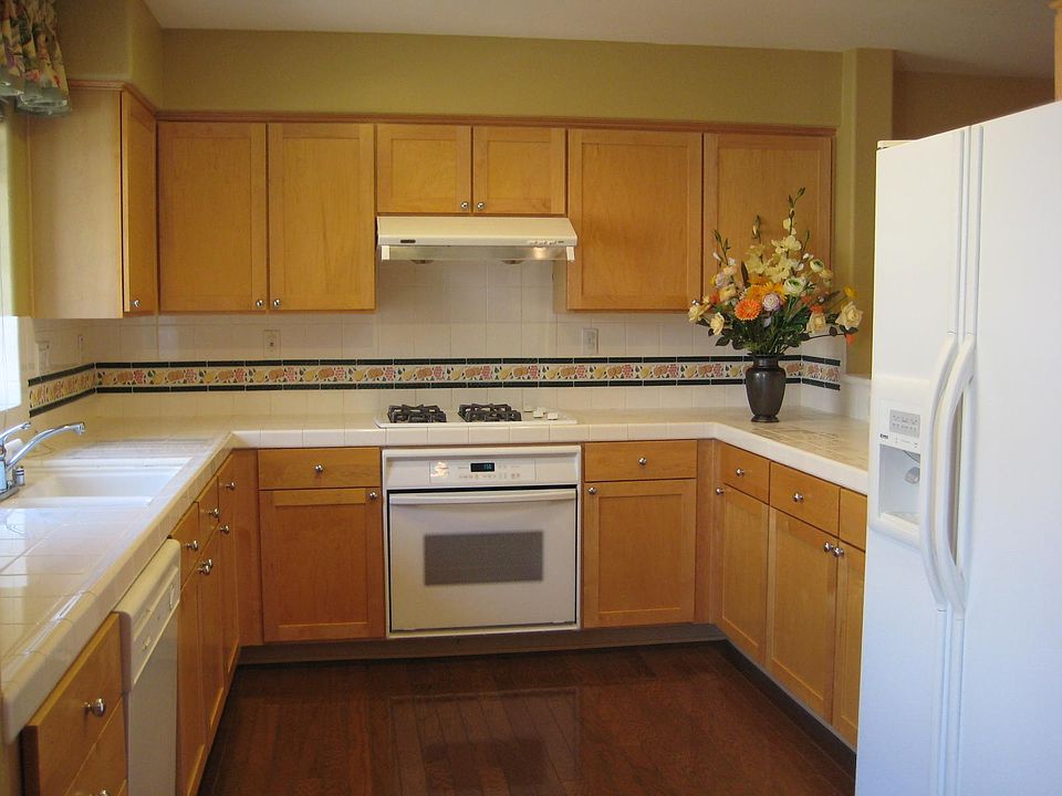 1st image of 304 Louis Ln