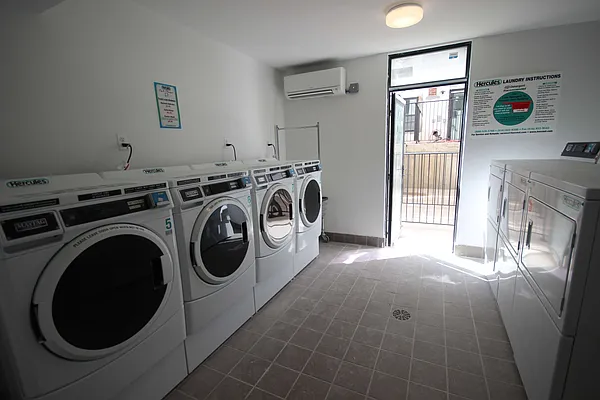 Rented by Nooklyn NYC LLC | media 24