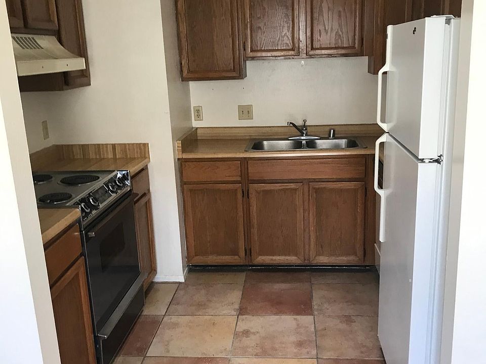 1st image of 1506 W Calle Sur St
