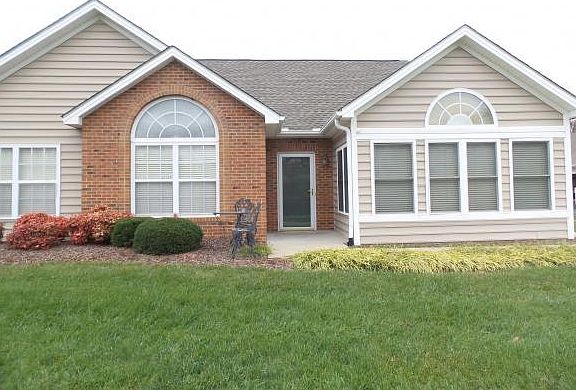 4th image of 222 Avonlea Pl