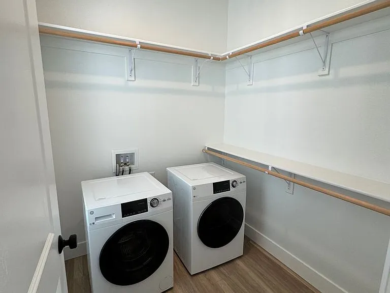 6132 Northstead Ave — Photo 11