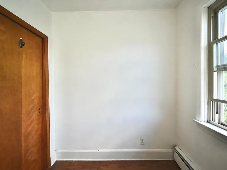 196 W 52nd St #2 — Photo 14