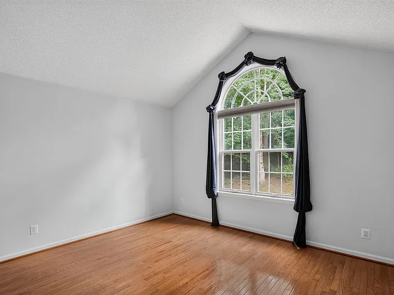 16801 Old Field Ln — Photo 11