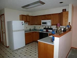 3rd image of 15 Woodside Dr