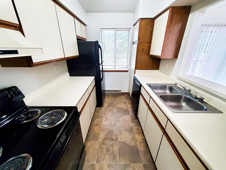 Orchard Village Apartments — Photo 167