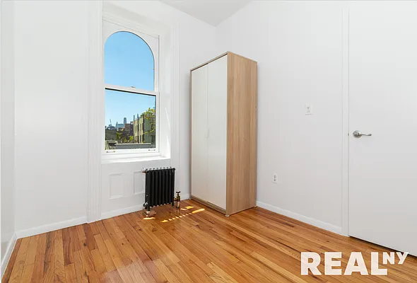Rented by REAL New York | media 8