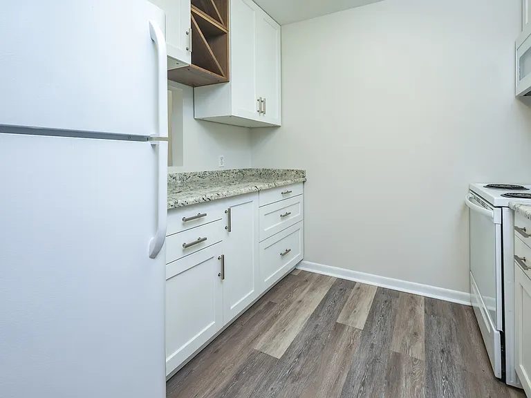 2100 W Beach Dr #R102 — Photo 8