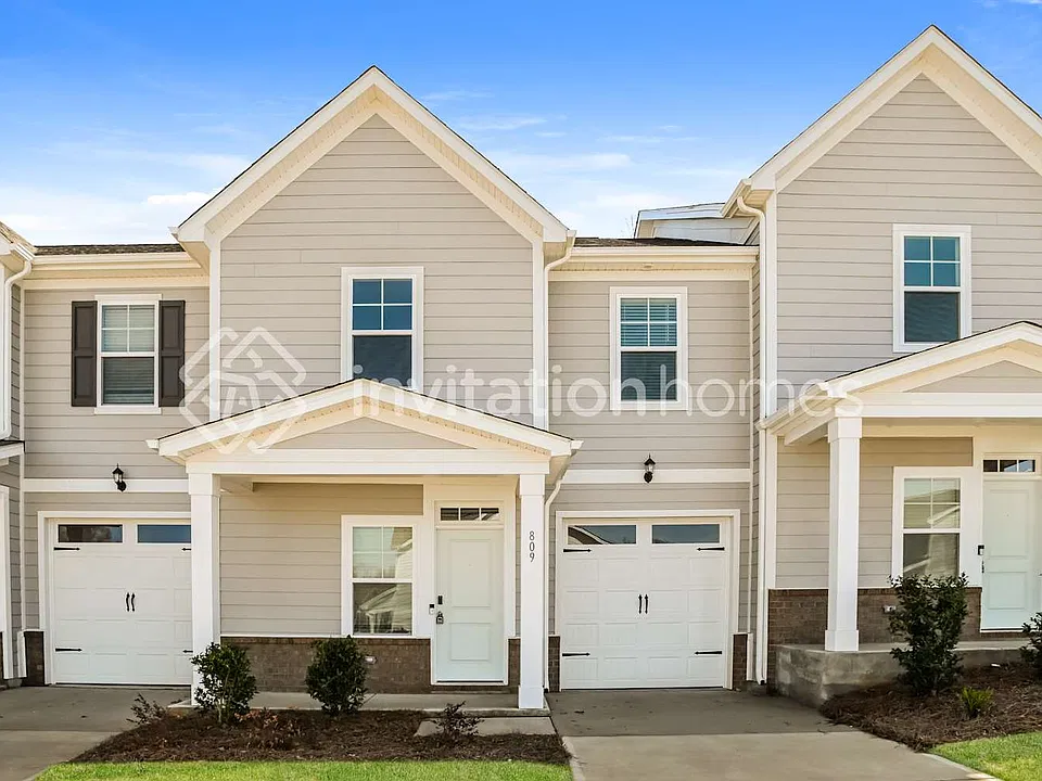 809 Lavery Ct