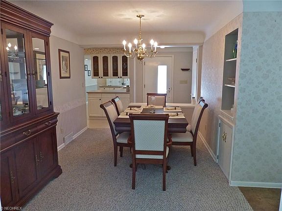 5th image of 7398 Sharonlee Dr