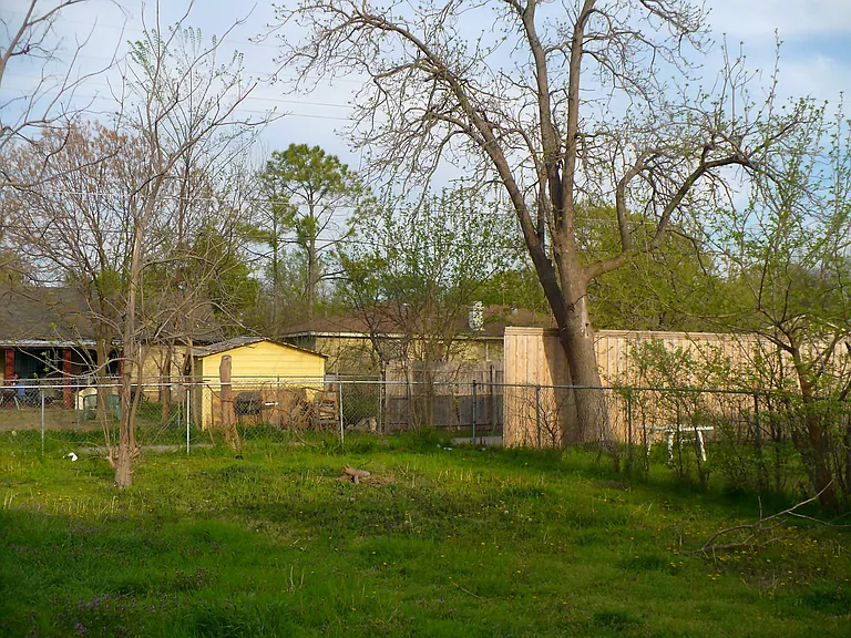 2716 N Ave — Photo 2