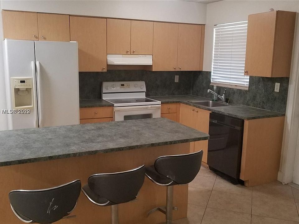 1st image of 2963 Day Ave #2