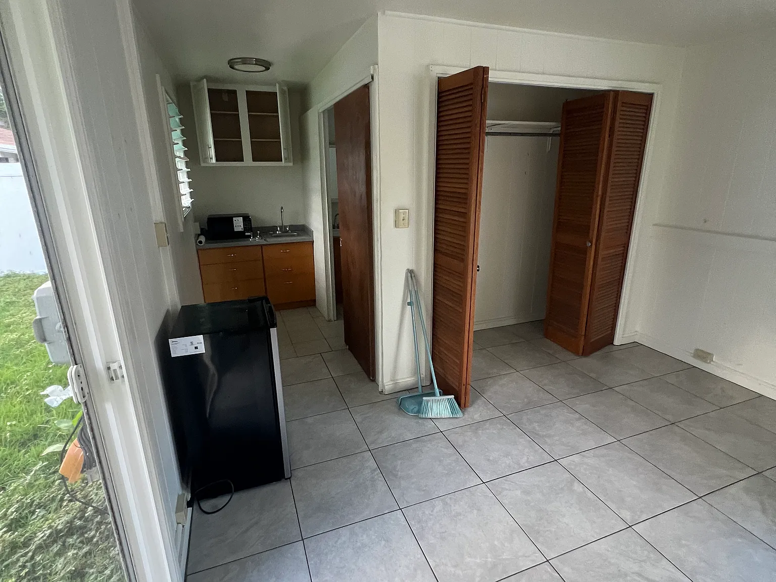 Studio, 350 sqft, $2,300 — Photo 2