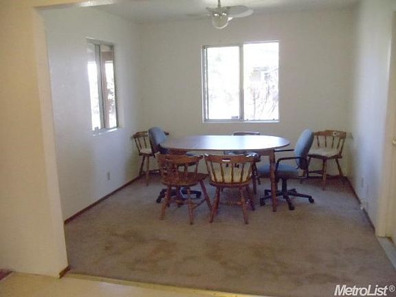 3rd image of 411 Don Carlos Ct
