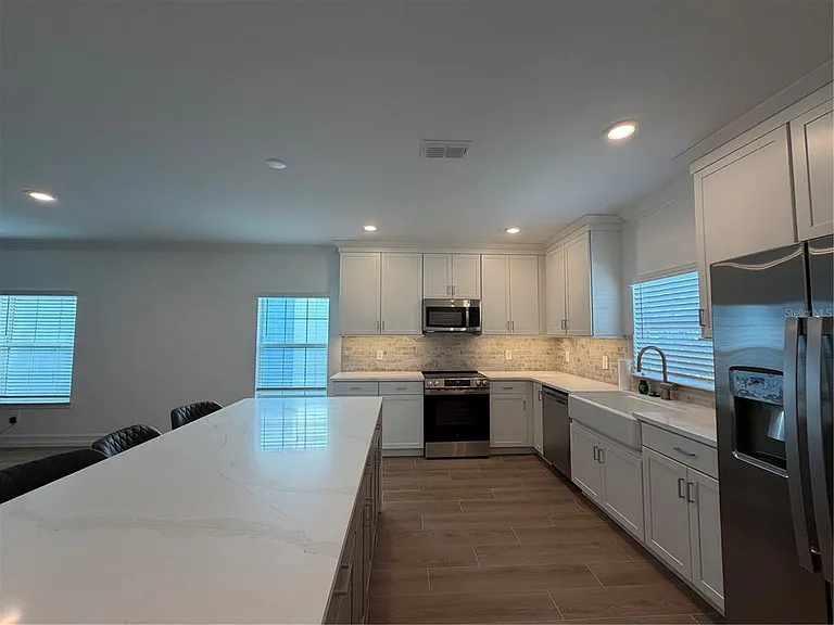 1523 W Chestnut St — Photo 5