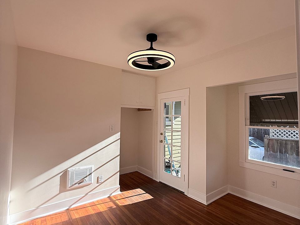 Entry, living room w new adjustable fan/light.