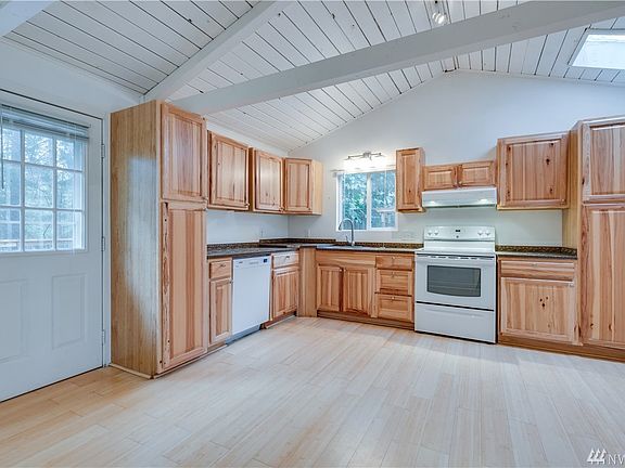 5th image of 680 E Creekside Dr