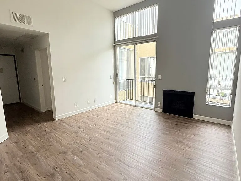 Perfectly situated 2 bedroom and 2 bathroom ! — Photo 21