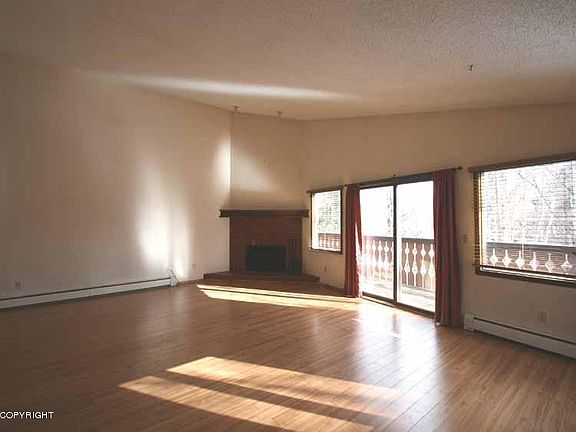 4th image of 4710 Mills Dr #6