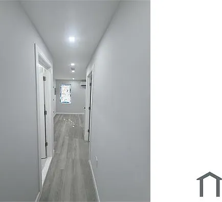 3 bed, 700 sqft, $3,000 — Photo 3