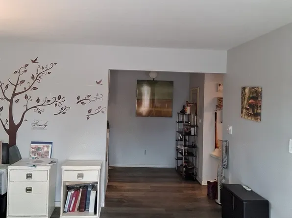 850 E Old Willow Rd APT 218, Prospect Heights, IL 60070