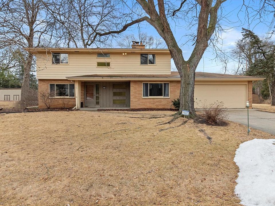 1st image of 7650 North Berwyn AVENUE