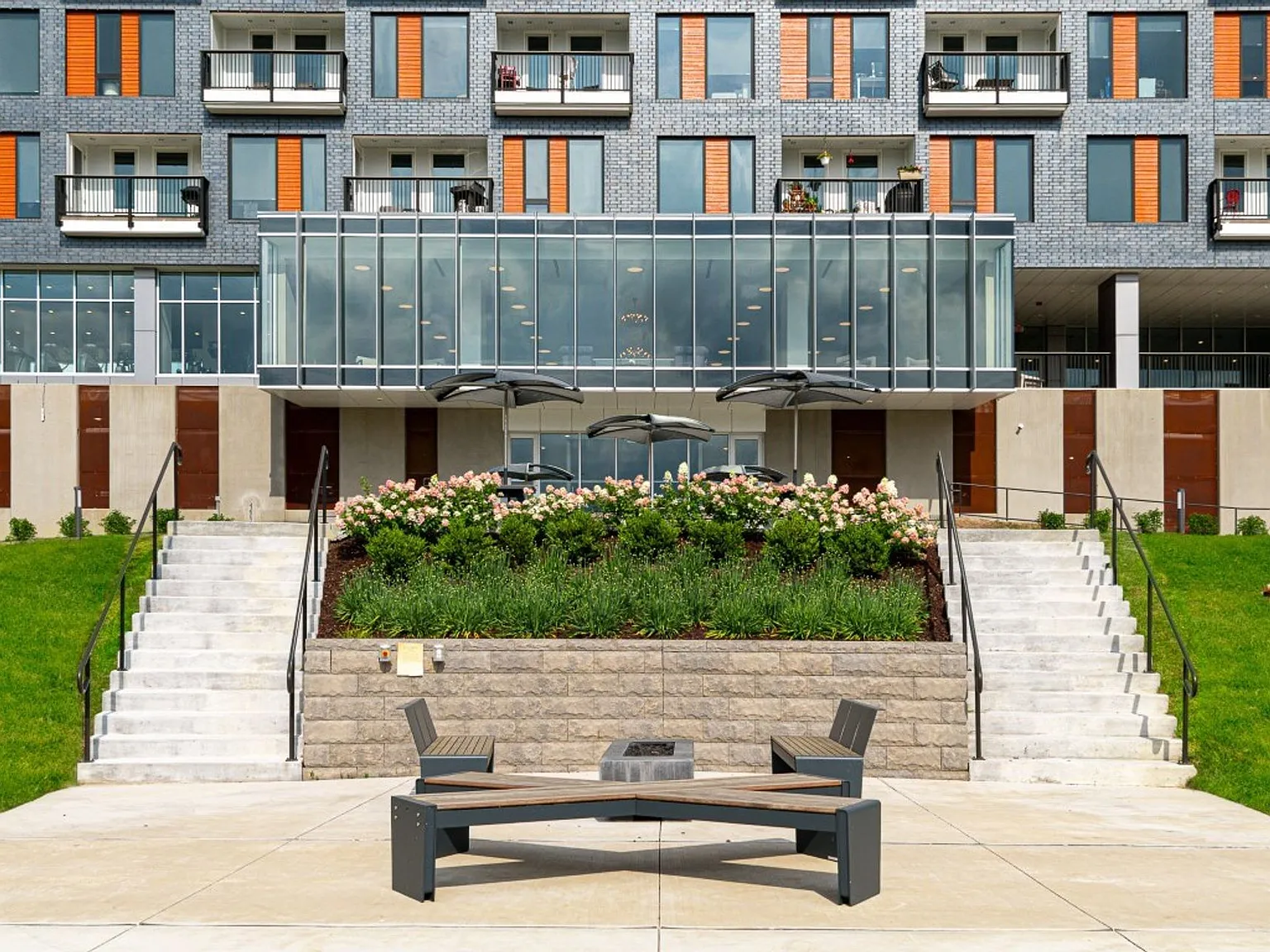 Elevate 2 — Photo 3