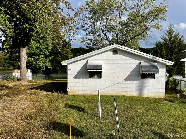 14260 S Lake Dr, De Soto, MO 63020