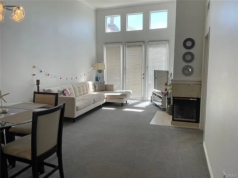 Living room with double side fireplace