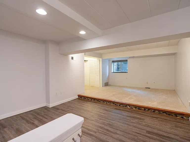 5708 Walnut St #L3 — Photo 6