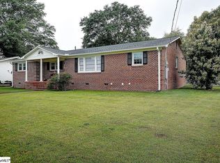 2 Oakwood Ave, Taylors, SC 29687