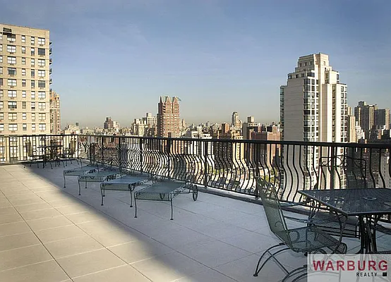 Sold by Warburg | media 4