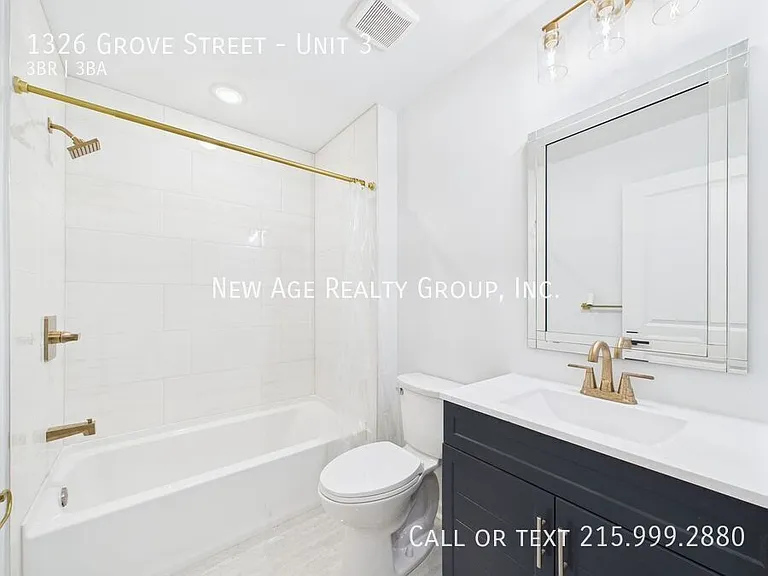 1326 Grove St #3 — Photo 9