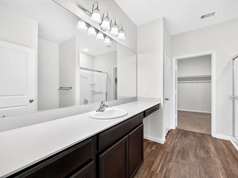 1024 Banyon Tree Ln — Photo 30