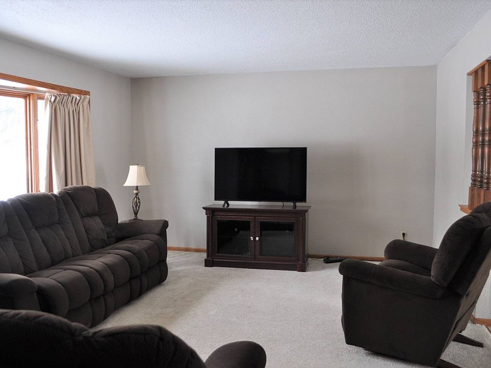 2nd image of 604 Howard Ave SW