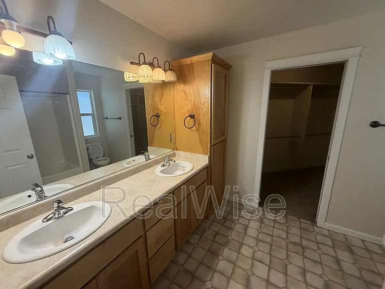 1388 Kellenbeck Ave — Photo 12