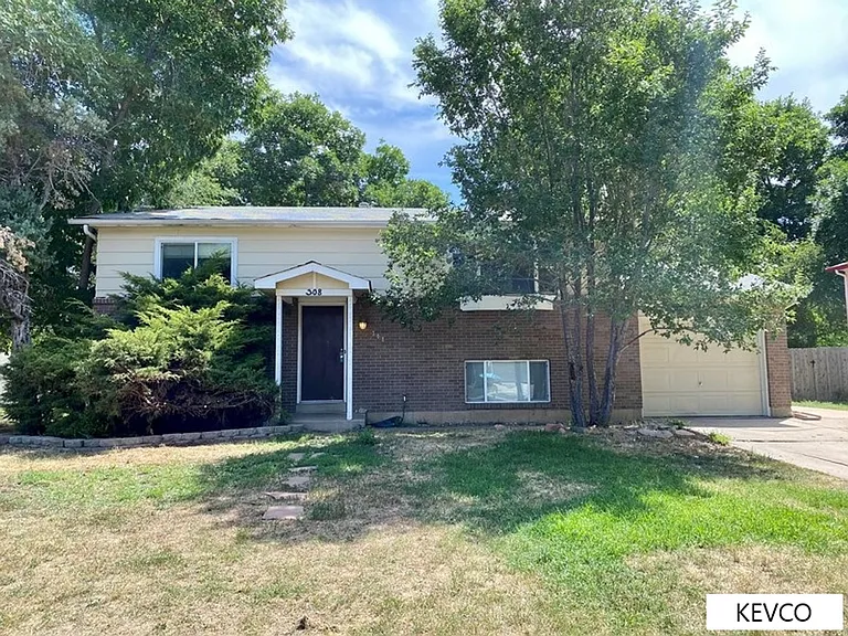 308 Briarwood Rd — Photo 1