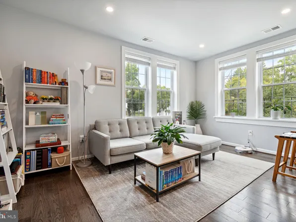 1801 Otis St NE #3, Washington, DC 20018