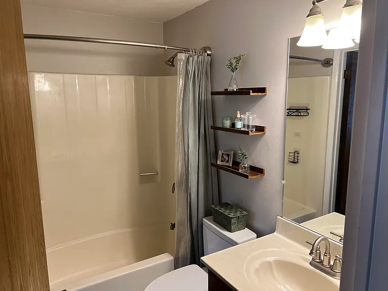 2517 Hawthorne Dr — Photo 20