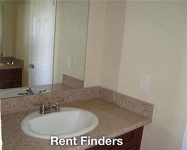 5th image of 11000 NW 43rd Ct