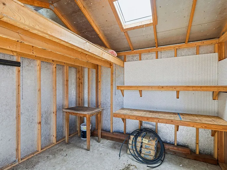1835 Sandalwood Dr — Photo 33
