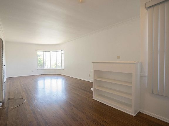 4th image of 1631 N Hobart Blvd APT 3