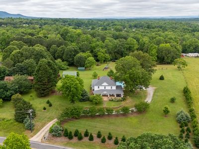 251 W McElhaney Rd, Taylors, SC, 29687