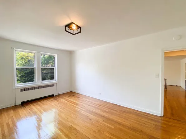 350 East 19th Street image 1 of 4