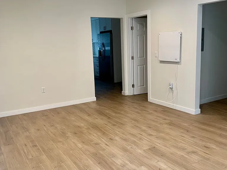 Maple Dr Apartments — Photo 14