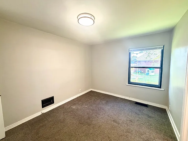 12 Knowlton Ave — Photo 12