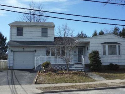 25 Calvert Ave, Commack, NY, 11725