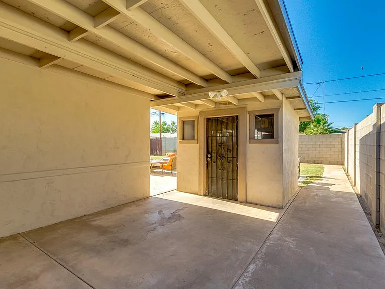 318 E Butler Dr — Photo 33