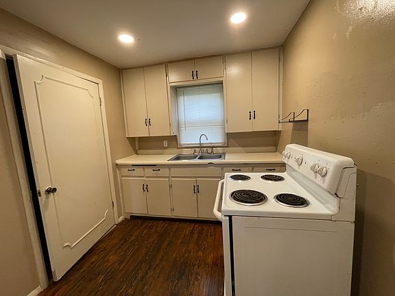 3rd image of 602 W Oklahoma Ave